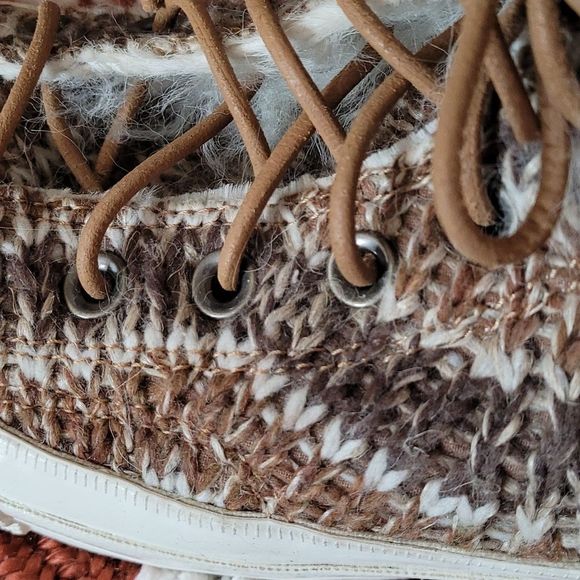 Furry Converse Chuck Taylor size 9 excellent condition - Picture 8 of 10